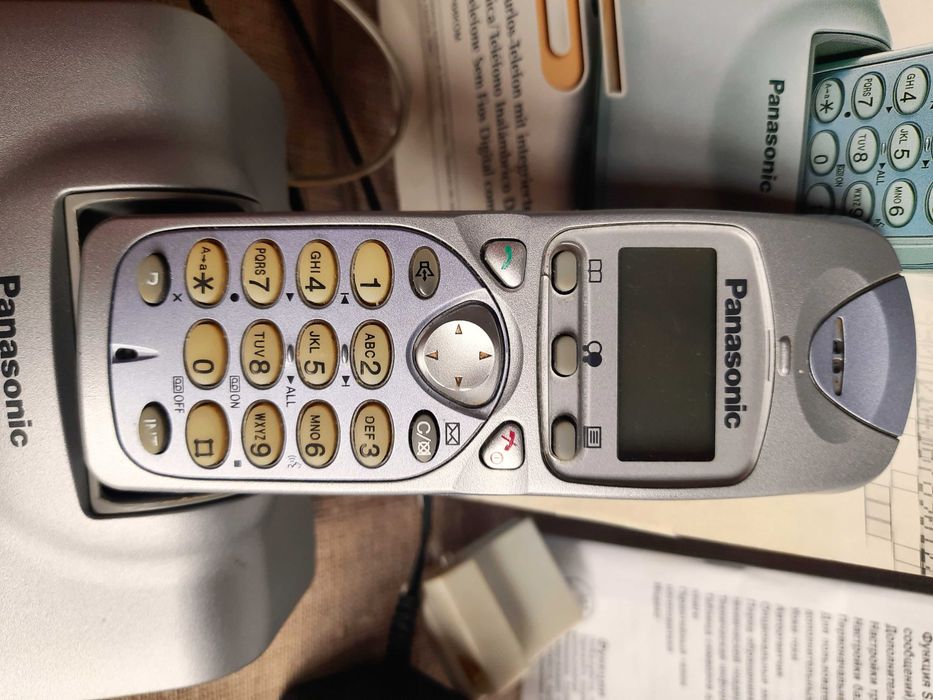 Цифровий pадіотелефон Panasonic KX-TCD775 з автовідповідачем