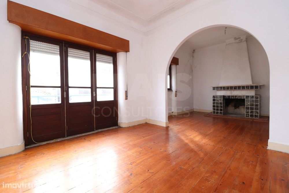 Apartamento com terraço no centro de Samora Correia