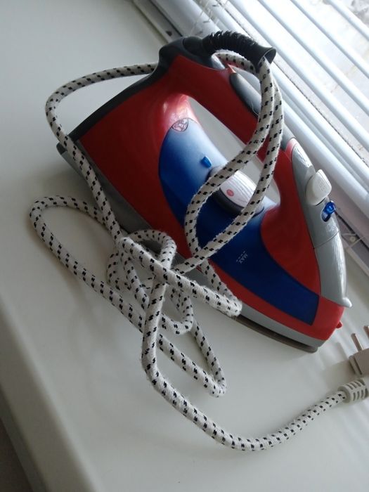 Продам новый утюг. ZELMER 1650w