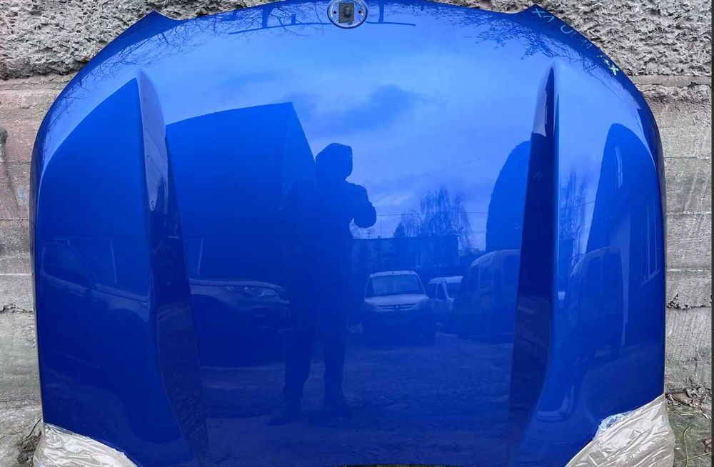 BMW X1 U11 капот