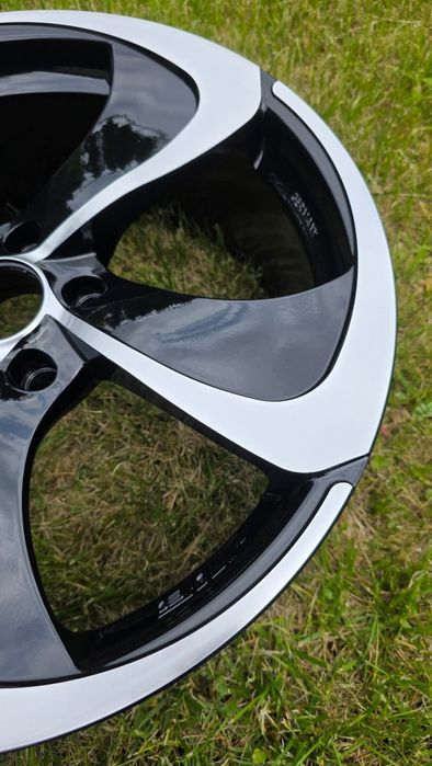 Renowacja felg  / prostowanie felg / wulkanizacja  / CNC