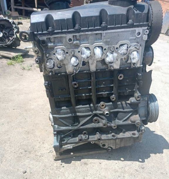 Двигун  по запчастинах Ауді