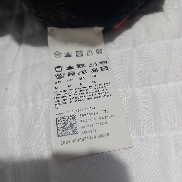 Męski sweter HUGO BOSS rozmiar M.