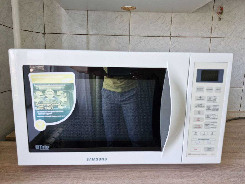 Мікрохвильова піч Samsung б/у