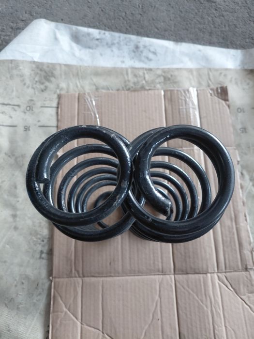 Пружини зад Volkswagen Golf 4  Гольф 4 хетчбек універсал