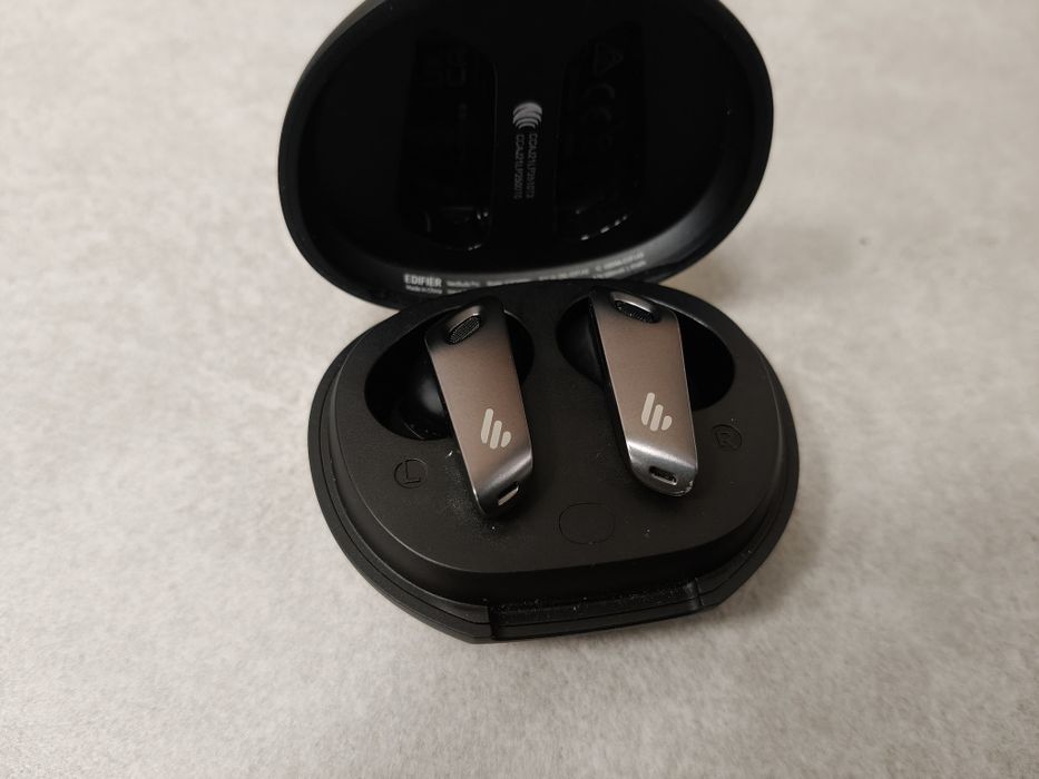 Sluchawki Edifier NeoBuds Pro - prawa nie działa