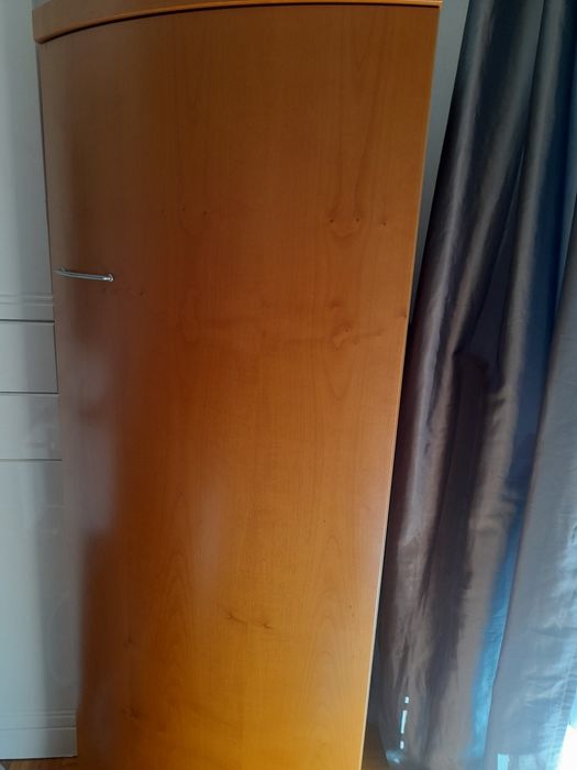 Movel sala ou quarto, cor madeira