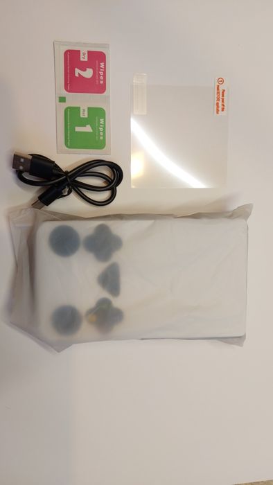 NOWA konsolą do gier R36 Ultra Retro 128gb