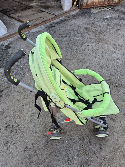 Прогулянкова коляска