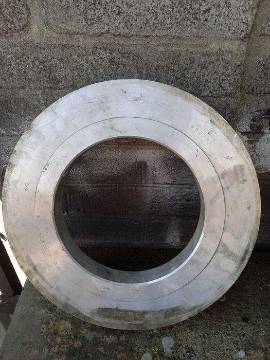 Продам фланец алюминиевый.