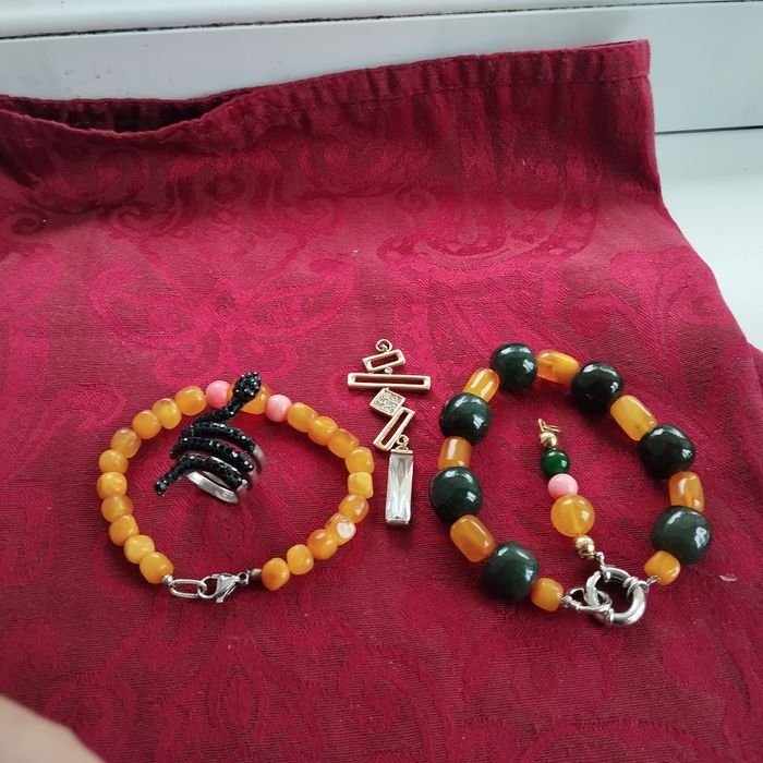 Неймовірний гарні кулони натуральний камінь агат
Олх доставкою новою п