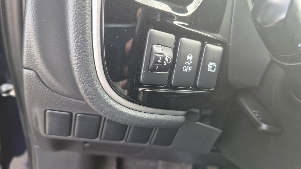 Продам офіційний  Mitsubishi Qutlander