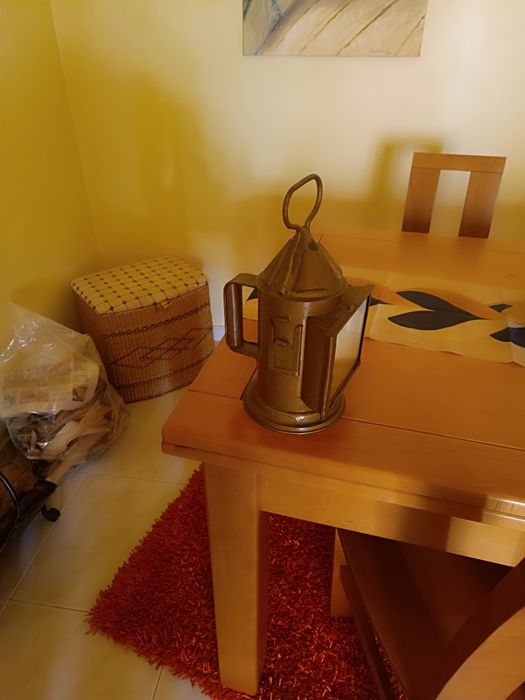 Lanterna antiga decorativa com eletrificação”