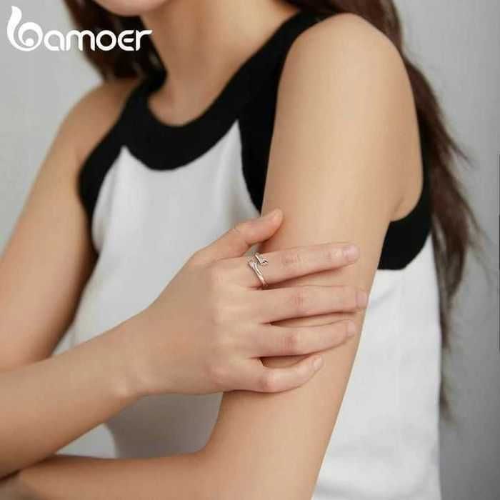 Pierścionek srebrny dłonie miłość prezent