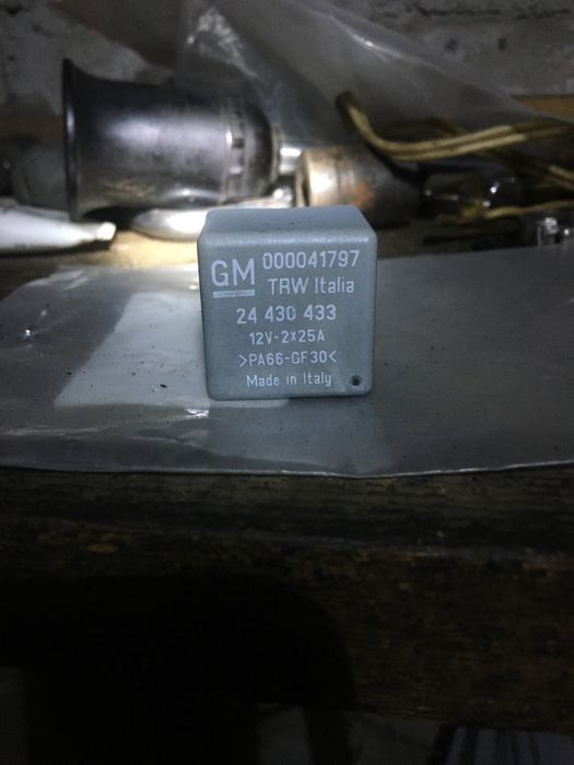 Реле GM 24430443