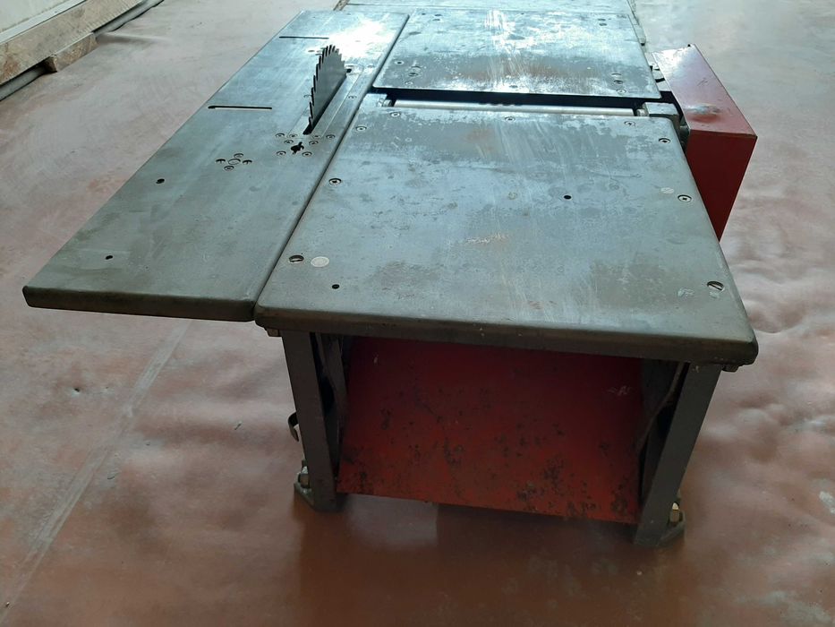 Станок деревообрабатывающий