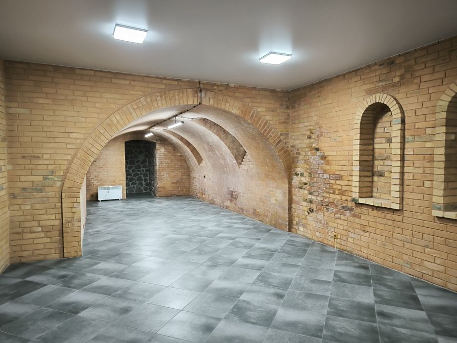 Оренда приміщення 80 кВ м  в Центрі міста вільного призначення