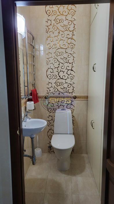 Квартира 3-кімнатна біля Театру Музкомедії