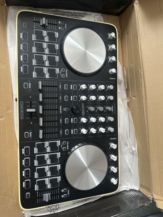 Reloop beatmix 4
