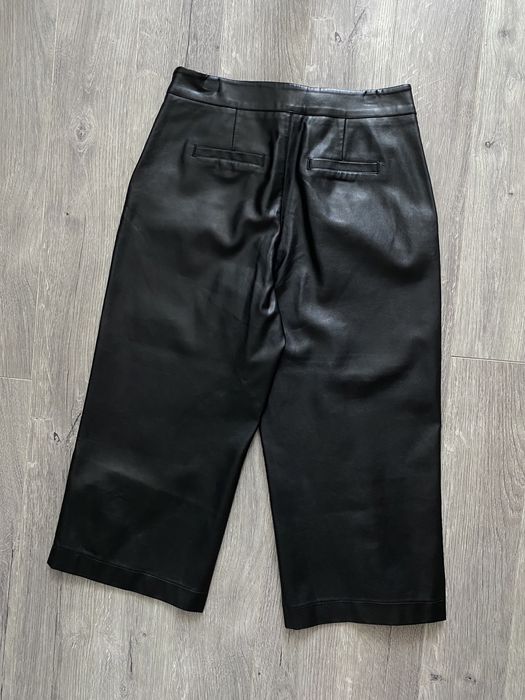 Кюлоти з шкірзамінника бренду Kiomi