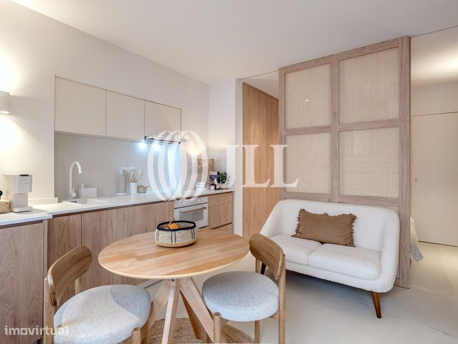 Apartamento T1 remodelado, em São Bento, Lisboa