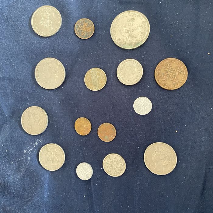 Moedas antigas portuguesas e francesas