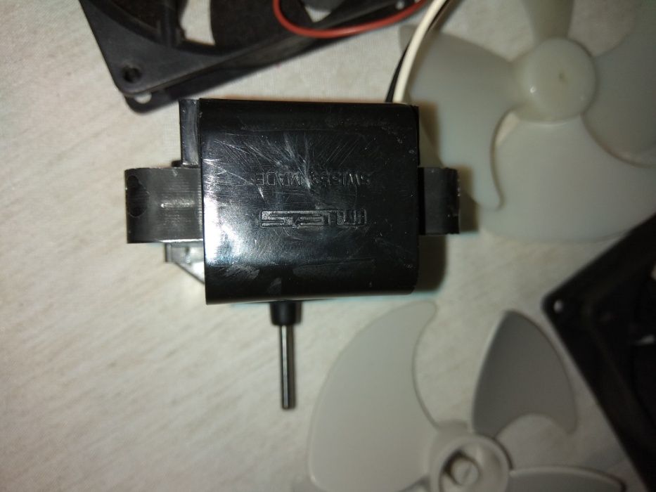 Вентилятор Liebherr ebmpapst mes swiss made 230V 50Hz 12v DC 1.1w 2w