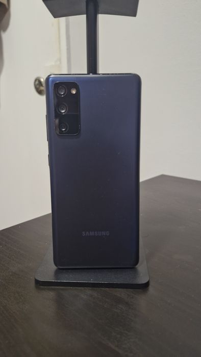 Samsung S20 FE (128 GB e 6 GB)