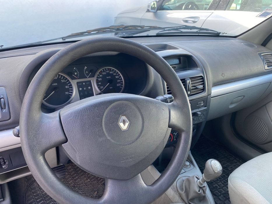 Renault Clio — fotografia 5