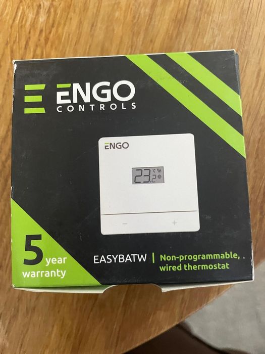 Termostaty pokojowe ENGO Controls EASYBAT – 2 sztuki, biały i czarny