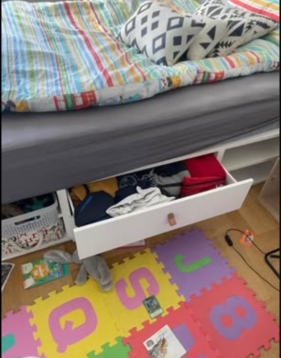 NORDLI (IKEA) Cama com colchão (200 cm x 140 cm).