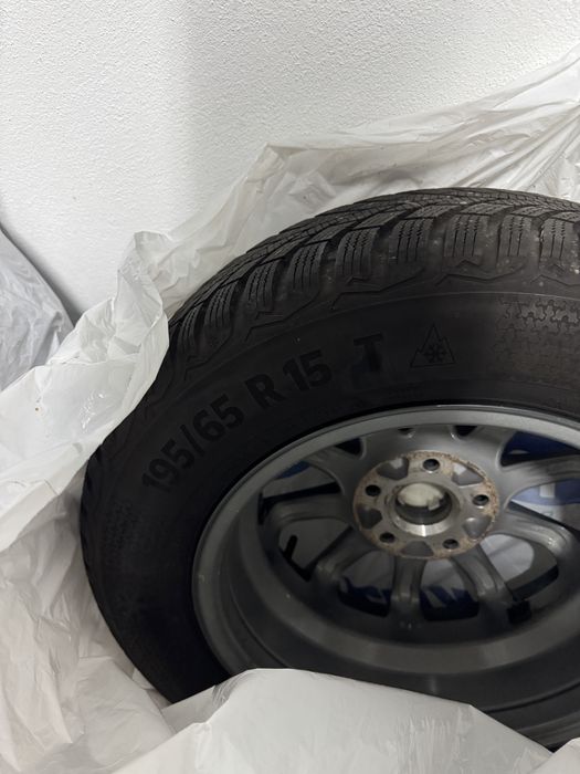 Continental winter contact 195/65 R15