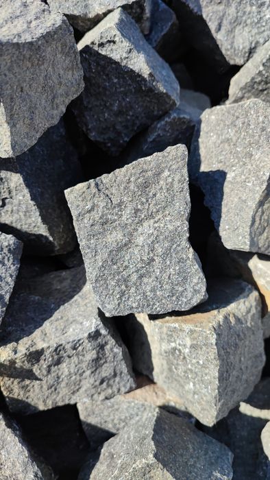 Czarna kostka granitowa Szwed.