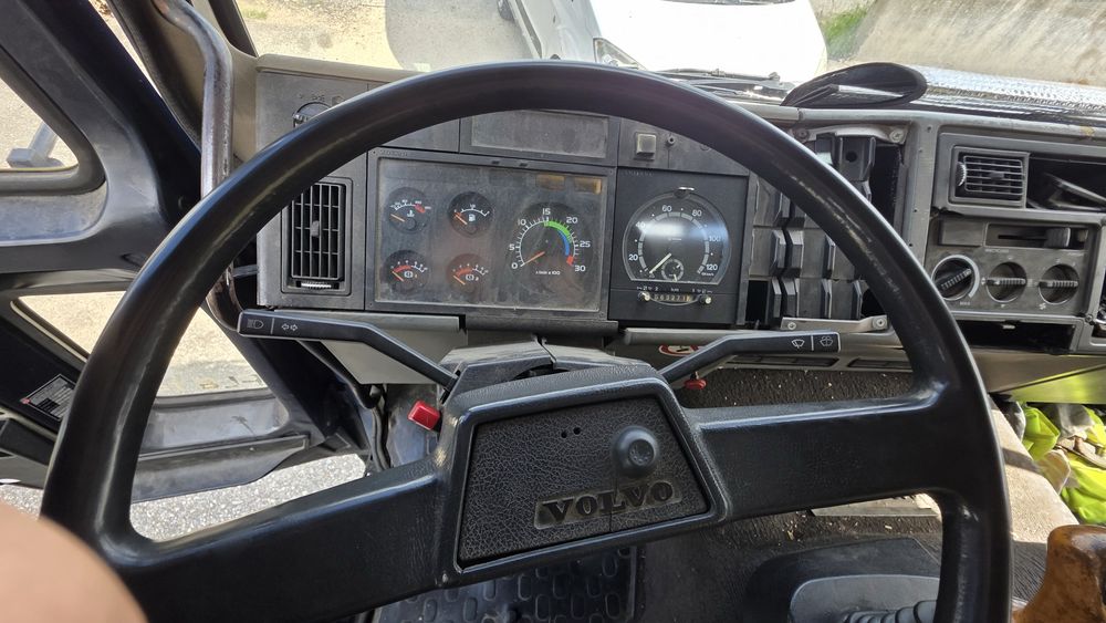 Camião Volvo FL6