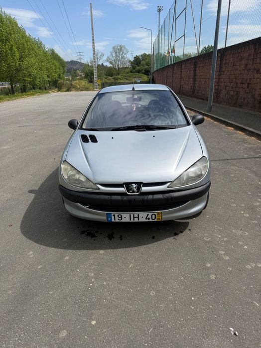 Vendo carro Peugeot