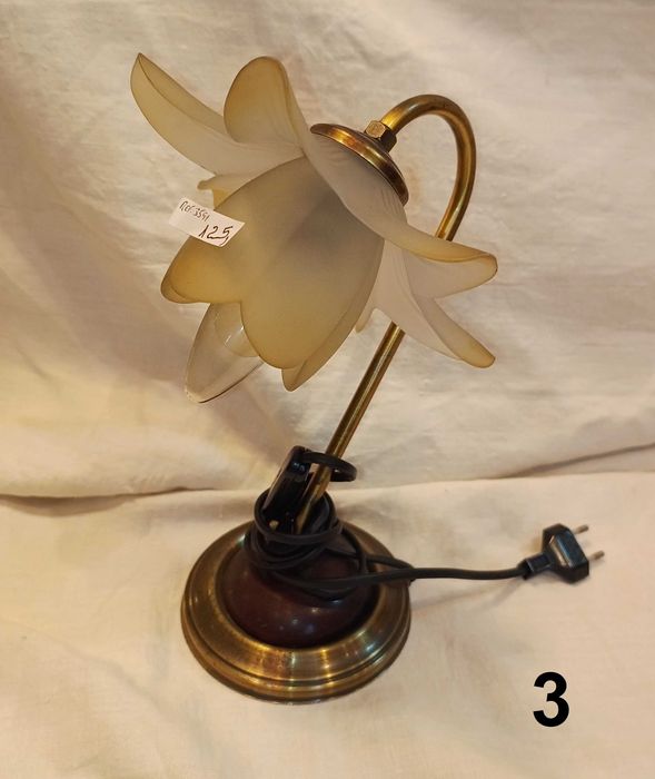 Candeeiros Mesa 1 e 2 Lâmpadas