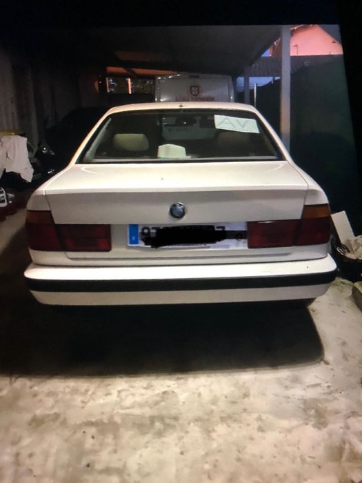 BMW 520 i. - 220000 Kms