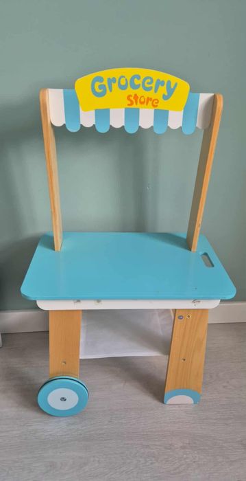 Stragan sklepik na kółkach