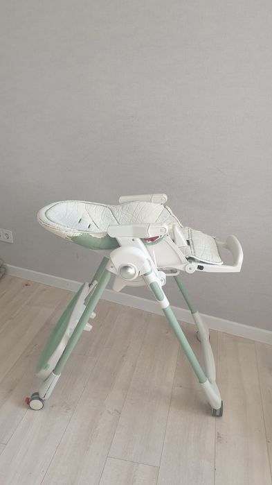 Продам стульчик для кормления,  столик для кормления