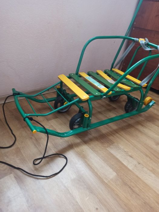 Санки дитячі на колесах