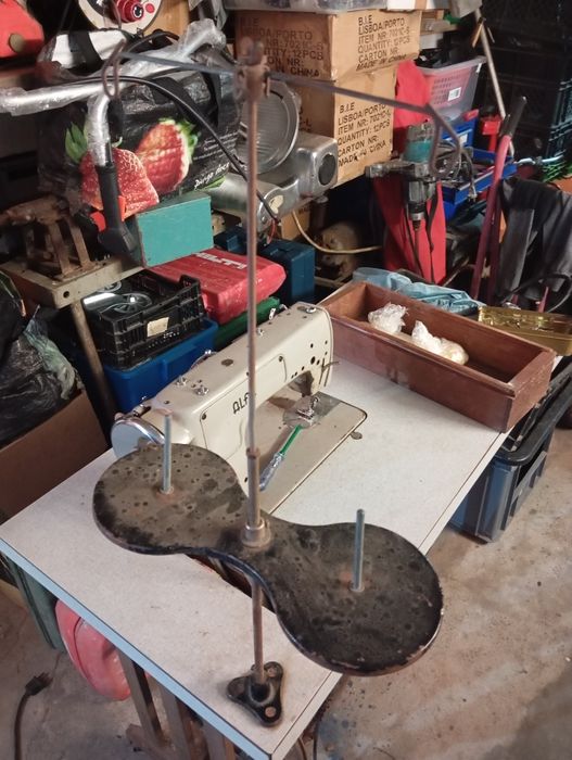 Máquina de costura profissional