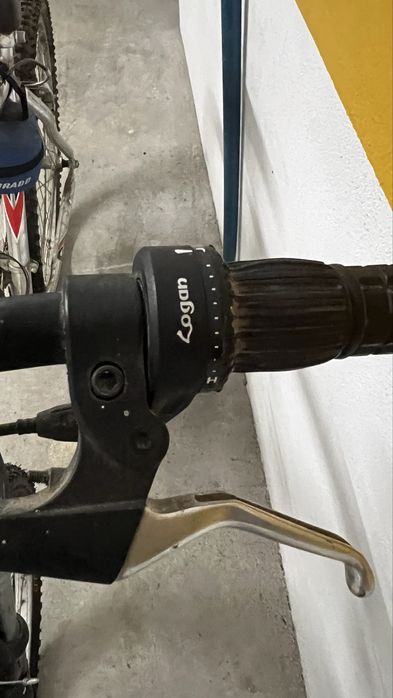 Bicicleta BTT 26” com suspensão