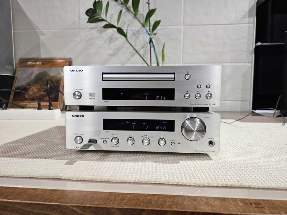 Cистема Onkyo PHA-1045 70 Вт/канал Burr-Brown 192 кГц/24-біт