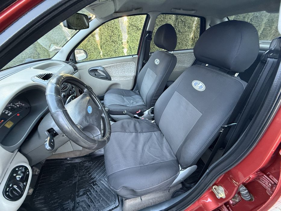 ВАЗ Лада Калина 2006 рік 1.6 Бензин в доброму стані !!!