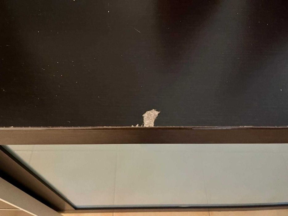 Aparador moderno com grande espaço de arrumação - 100 €