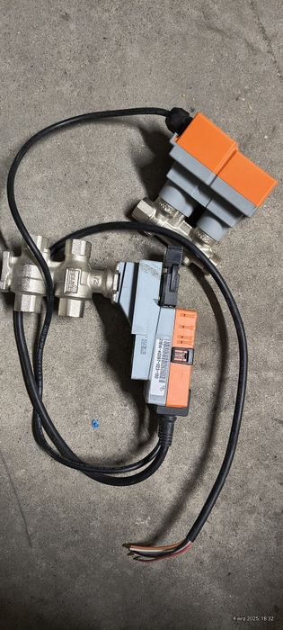 Siłownik z zaworem Belimo EP015R-R6-BAC DN15