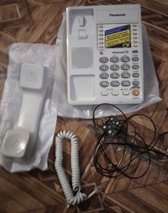Інтегрований телефон Panasonic KX-TS2363UAW (новий) повний комплект .