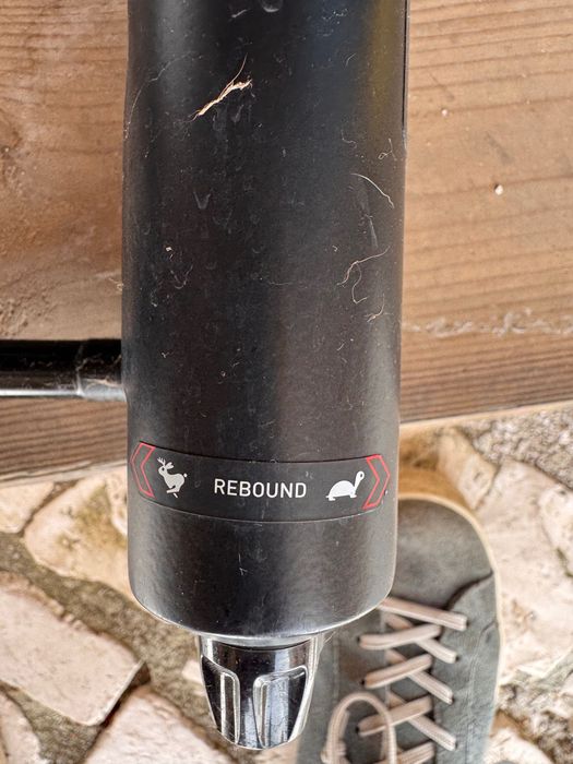 Vendo amortecedor RockShox DebonAir com roda e pneu Maxxis 27,5