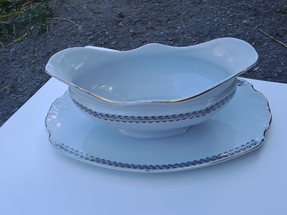 Продам Фарфоровый старинный сливочник Германия клеймо