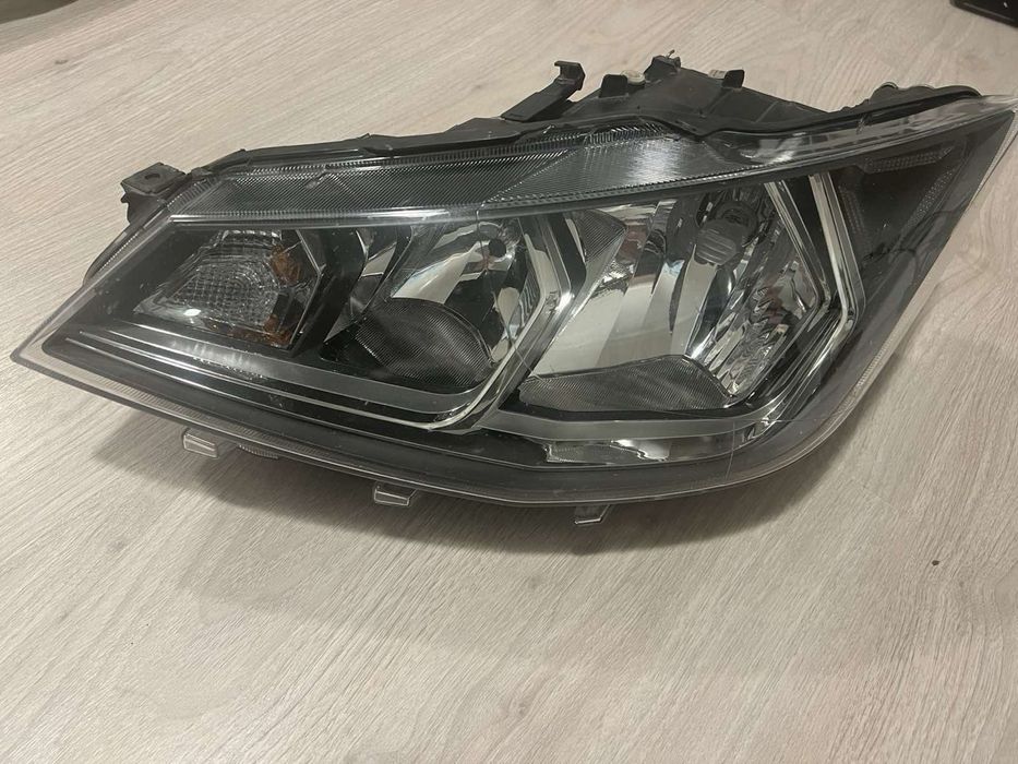 Продам ліву фару на Seat ibiza 2018